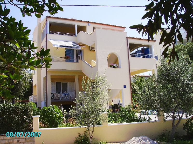 Apartments Villa Damir Petrcane