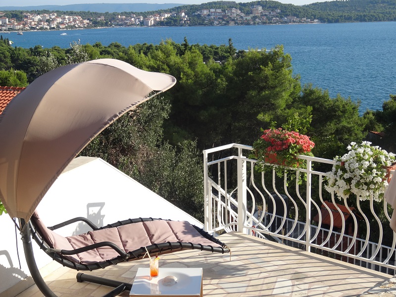 Apartments Trogir Yellow House Okrug Gornji (Island Ciovo)