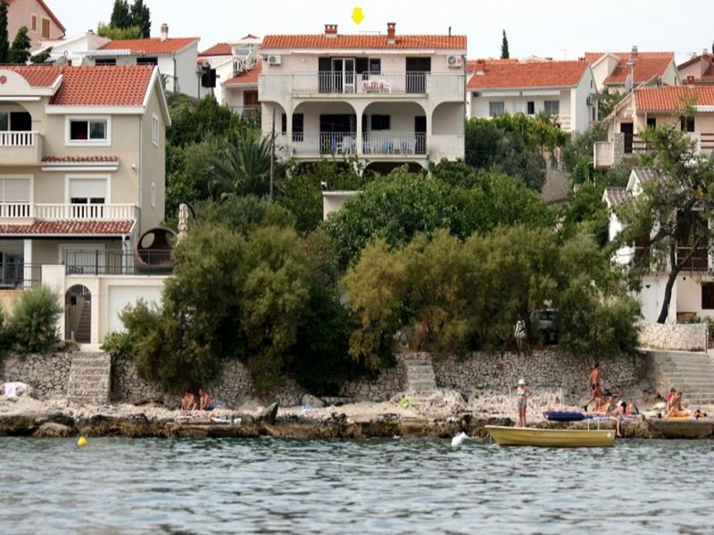 Apartments Mladen Okrug Gornji (Island Ciovo)