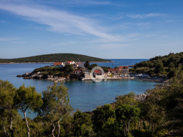 Vacation rentals in Island Vis