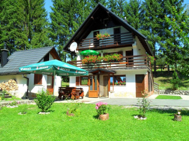 Vacation rentals in Crni Lug