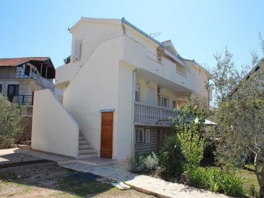 Vacation rentals in Pirovac