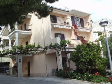 Vacation rentals in Podgora